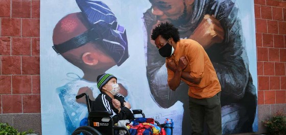 Mural Honors 'Black Panther' Star--and Inspires Kids