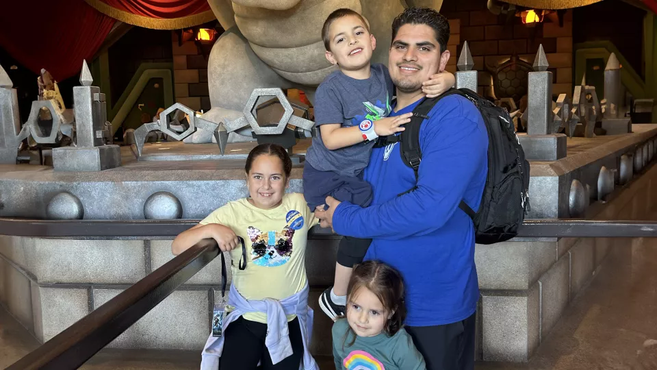 Rafael with his three children, Emilia, Elias and Zulay